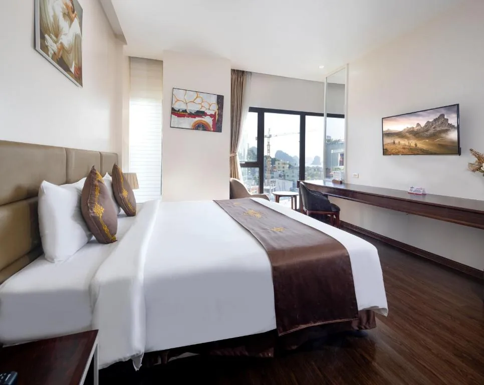 Standard King Room — Diamond Luxury Hotel
